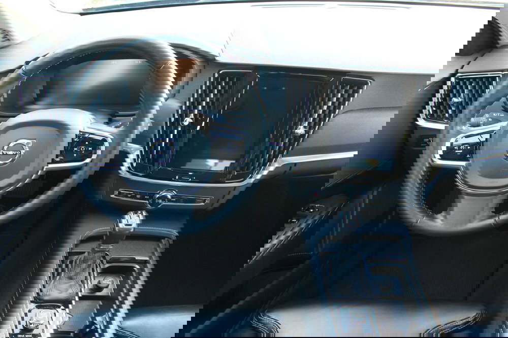 Volvo V90 Cross Country usata a Cuneo (7)