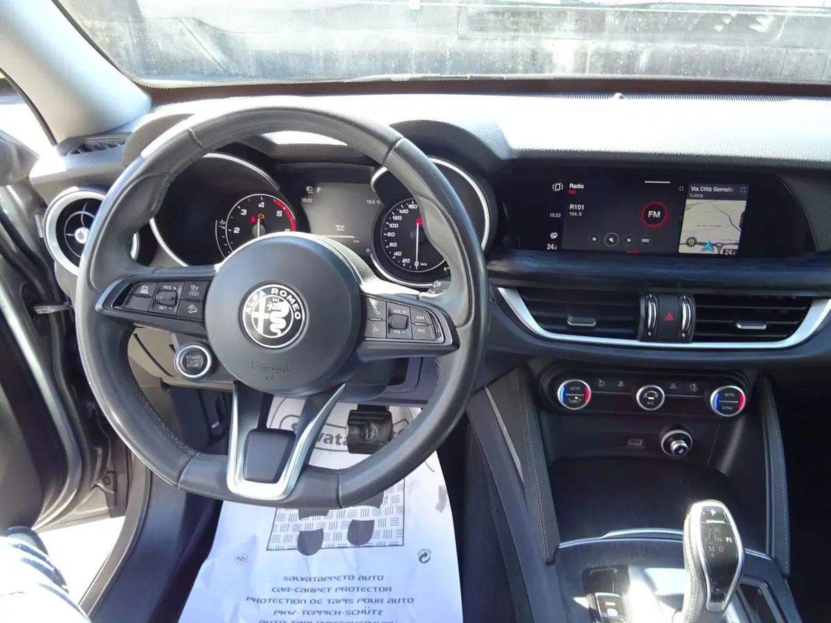 Alfa Romeo Stelvio usata a Lucca (10)