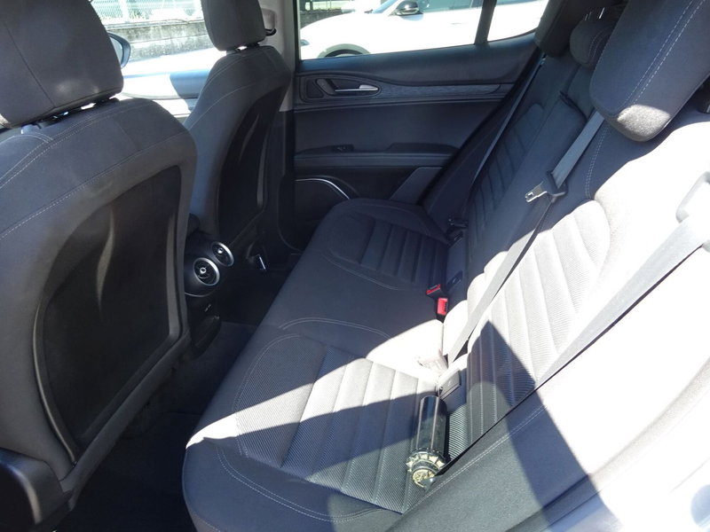Alfa Romeo Stelvio usata a Lucca (16)