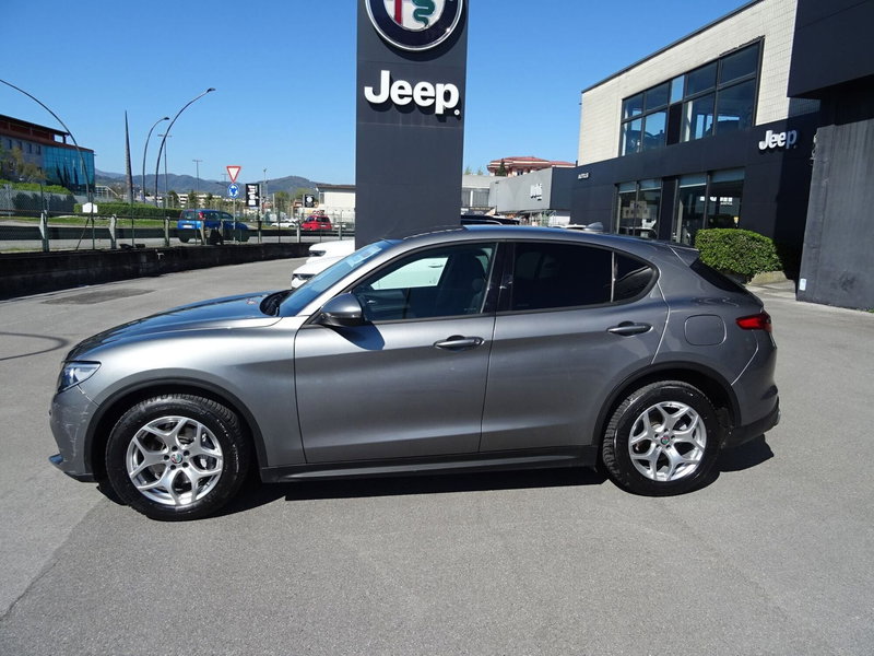 Alfa Romeo Stelvio usata a Lucca (2)