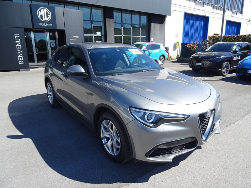 Alfa Romeo Stelvio usata a Lucca (6)