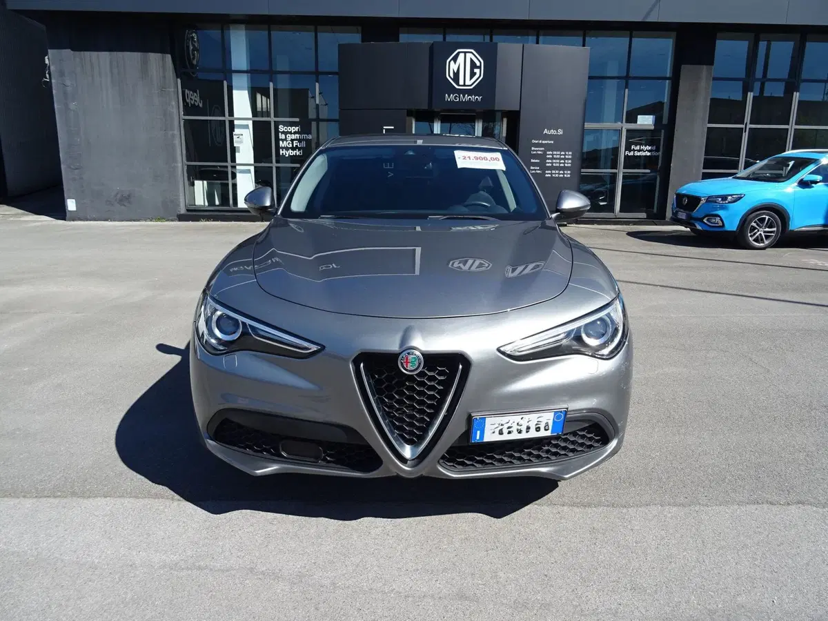 Alfa Romeo Stelvio usata a Lucca (7)