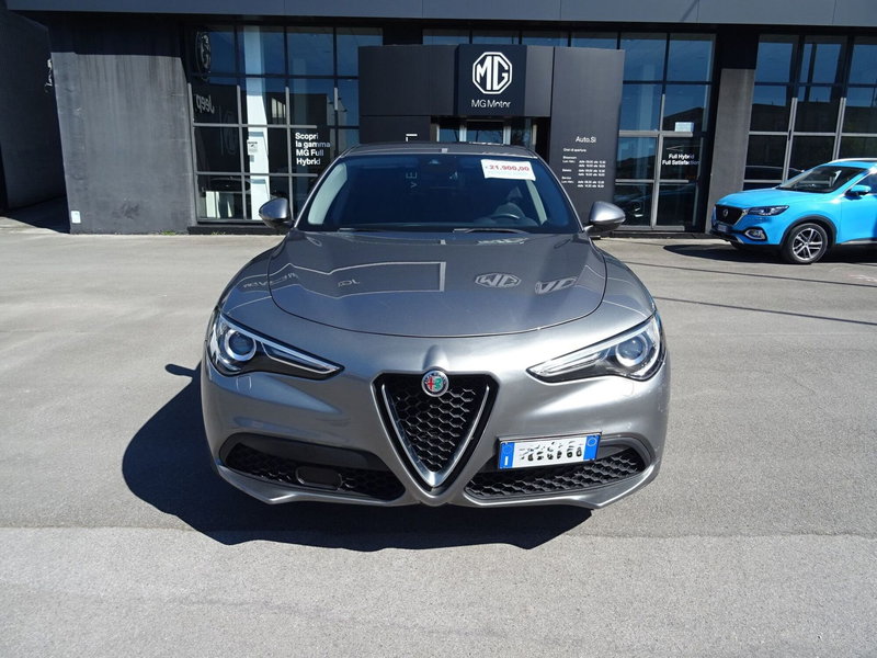 Alfa Romeo Stelvio usata a Lucca (7)