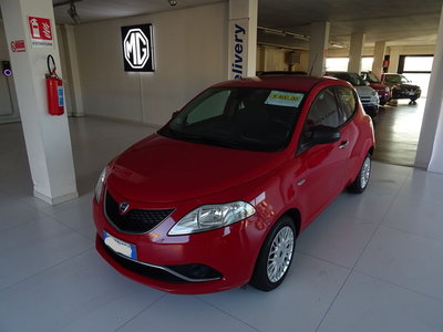 Lancia Ypsilon 1.2 69 CV 5 porte GPL Ecochic Silver del 2016 usata a Lucca