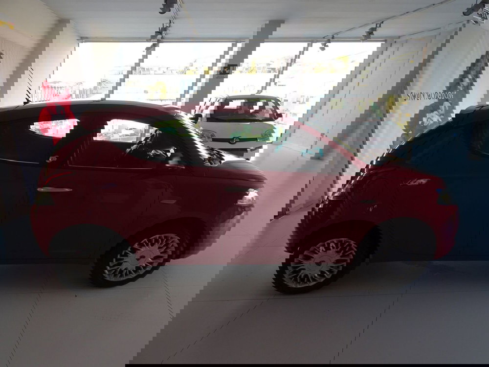 Lancia Ypsilon usata a Lucca (6)