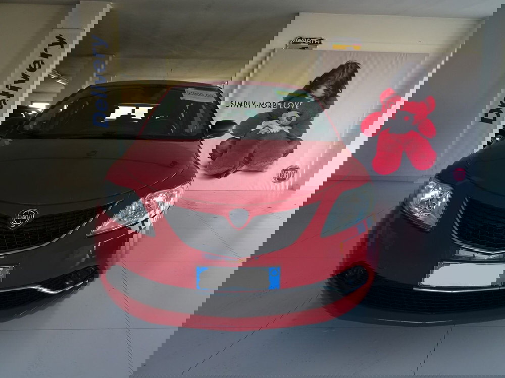 Lancia Ypsilon usata a Lucca (8)