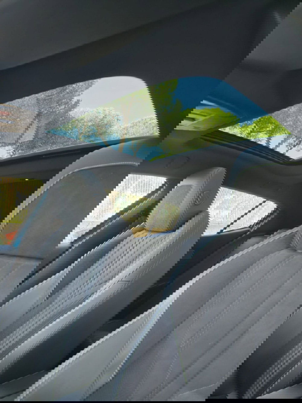 Peugeot 408 usata a Massa-Carrara (9)