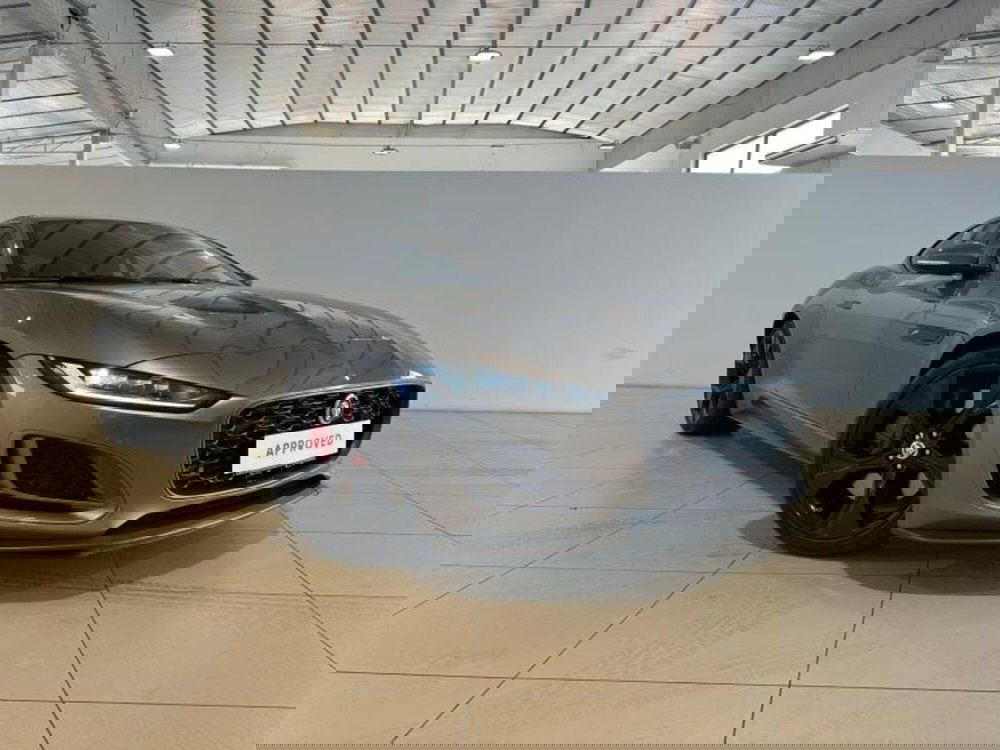 Jaguar F-Type Coupé usata a Venezia