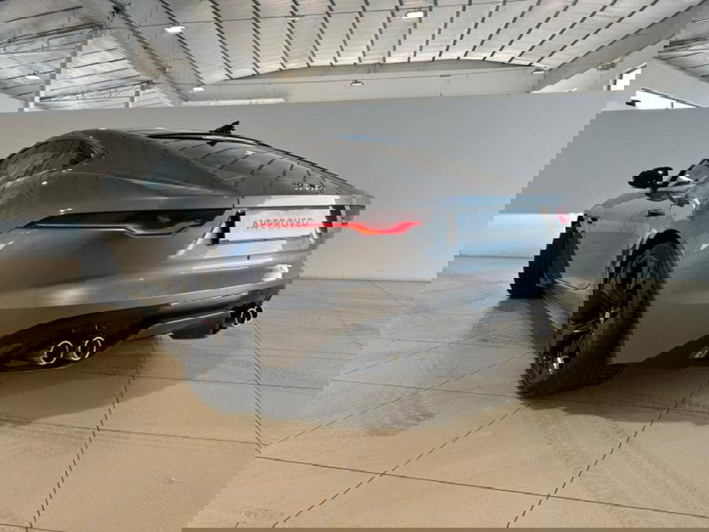 Jaguar F-Type Coupé usata a Venezia (3)