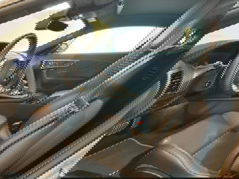 Jaguar F-Type Coupé usata a Venezia (7)