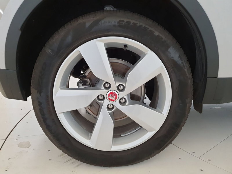 Jaguar E-Pace usata a Monza e Brianza (9)