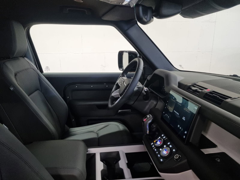 Land Rover Defender usata a Brescia (3)