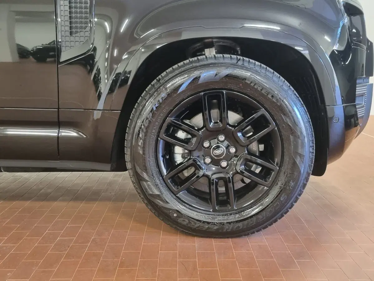 Land Rover Defender usata a Brescia (8)