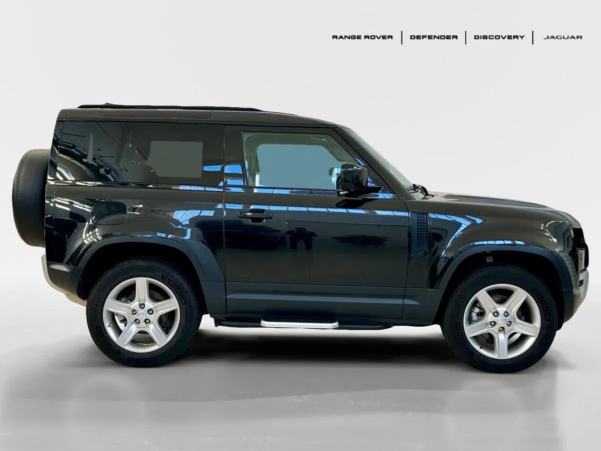 Land Rover Defender usata a Bari (6)