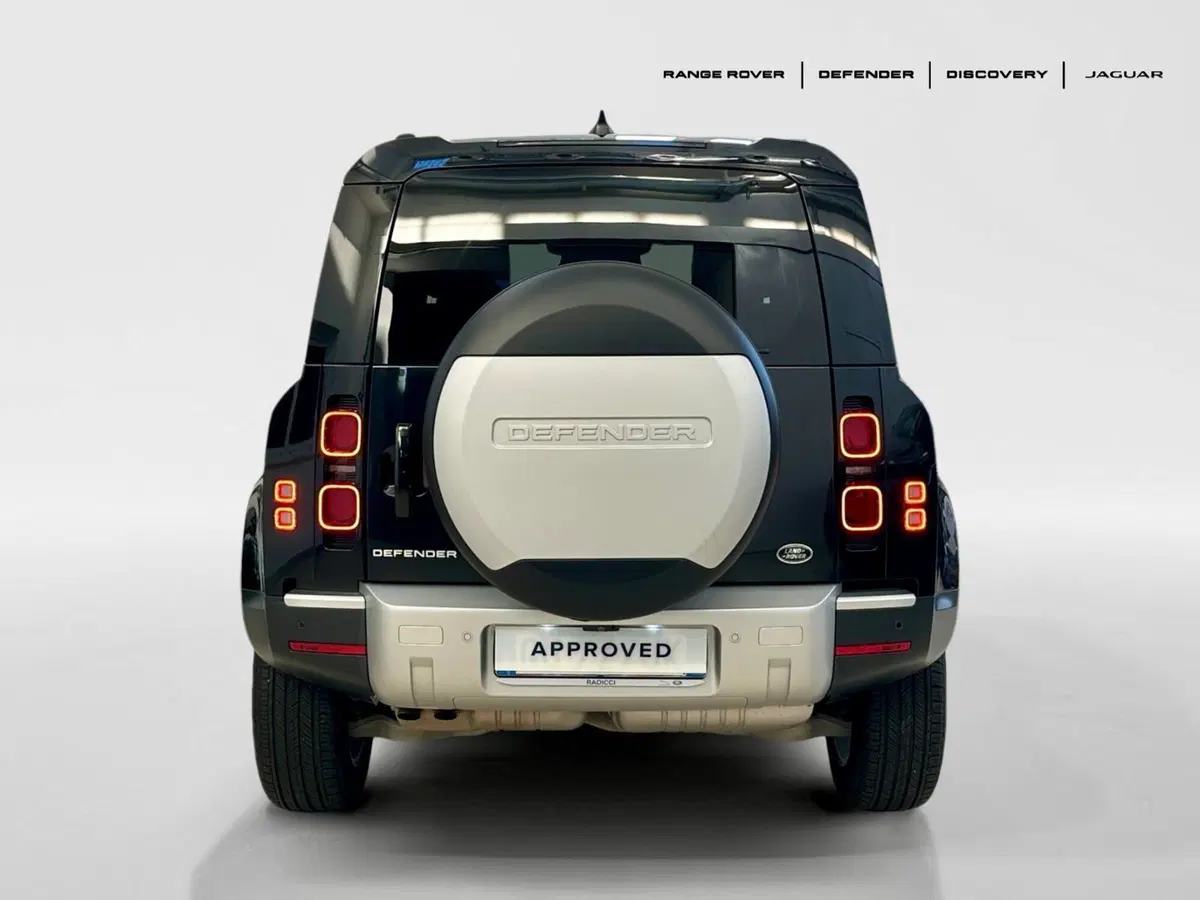 Land Rover Defender usata a Bari (7)