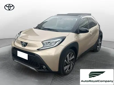 Toyota Aygo X 1.0 Lounge Air 72cv s-cvt del 2022 usata a Roma