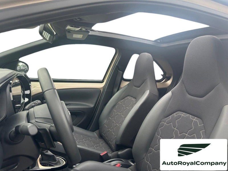 Toyota Aygo X usata a Roma (8)