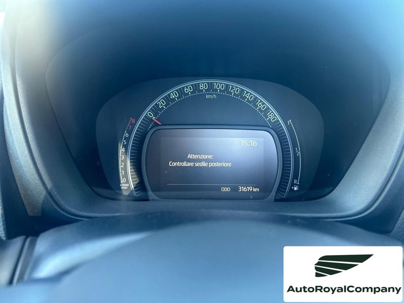 Toyota Aygo X usata a Roma (13)