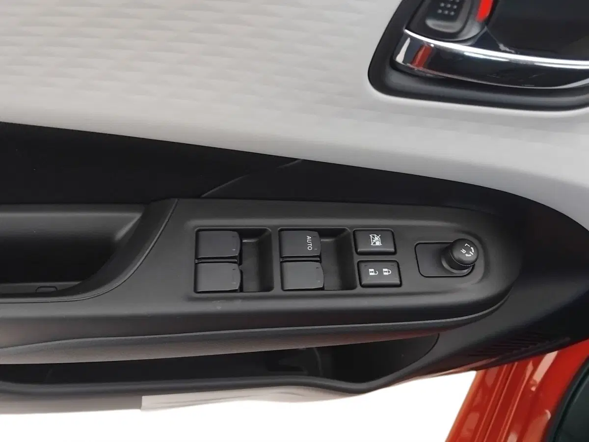 Suzuki Swift nuova a Milano (5)