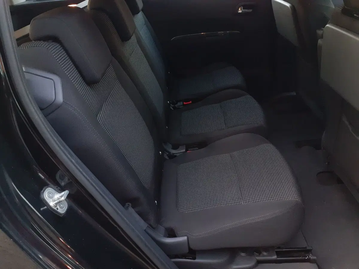 Peugeot 5008 usata a Modena (10)