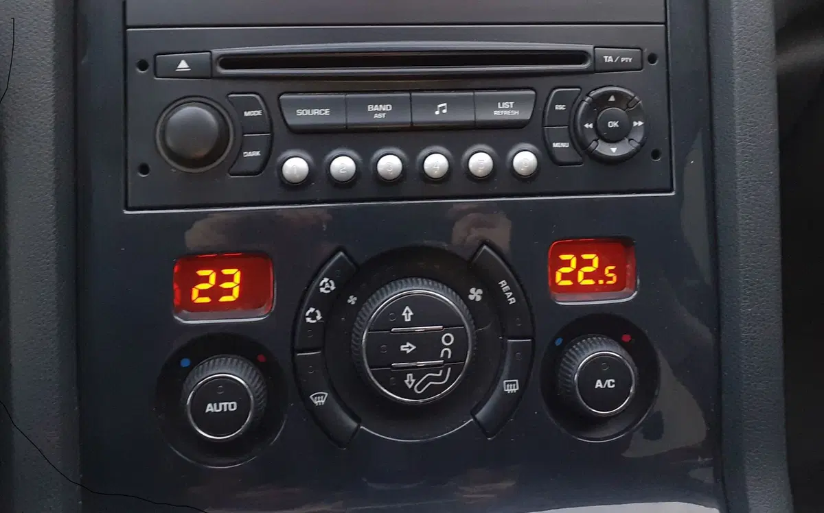 Peugeot 5008 usata a Modena (16)