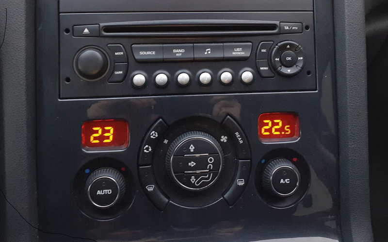 Peugeot 5008 usata a Modena (16)