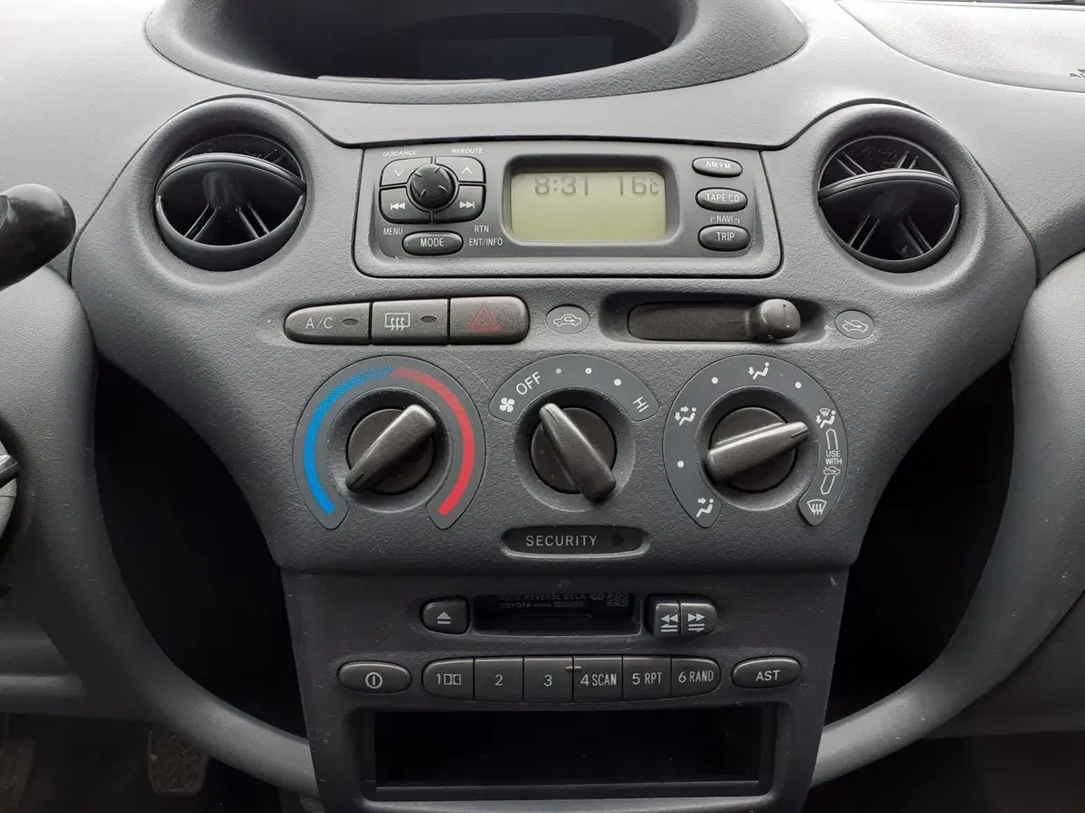 Toyota Yaris usata a Modena (11)