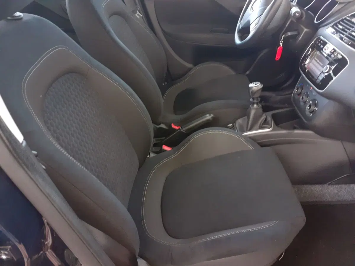 Fiat Punto usata a Modena (9)