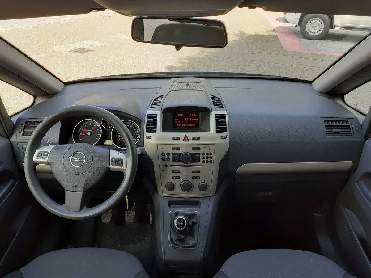 Opel Zafira usata a Modena (11)