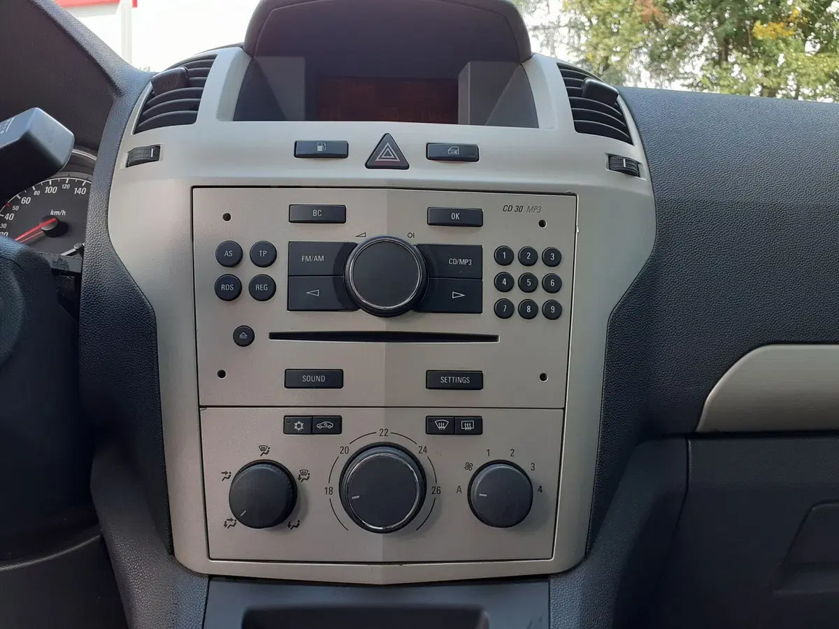 Opel Zafira usata a Modena (9)