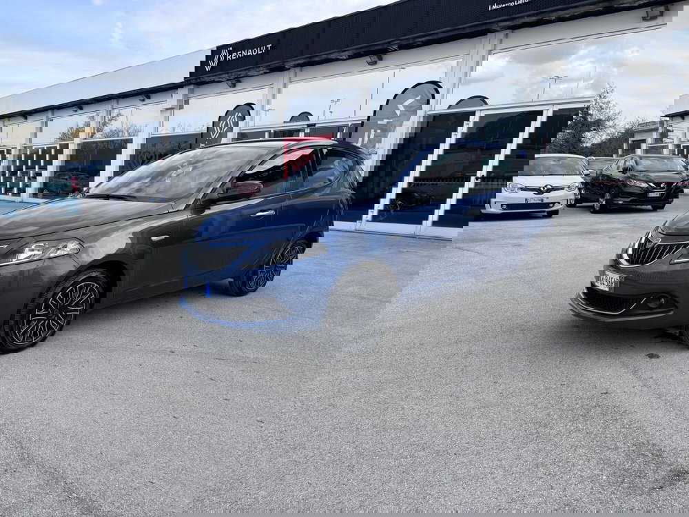 Lancia Ypsilon usata a Ancona