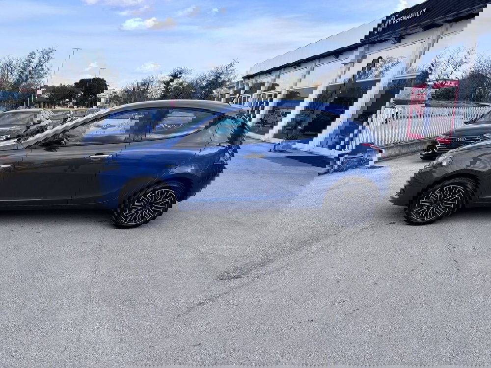 Lancia Ypsilon usata a Ancona (8)