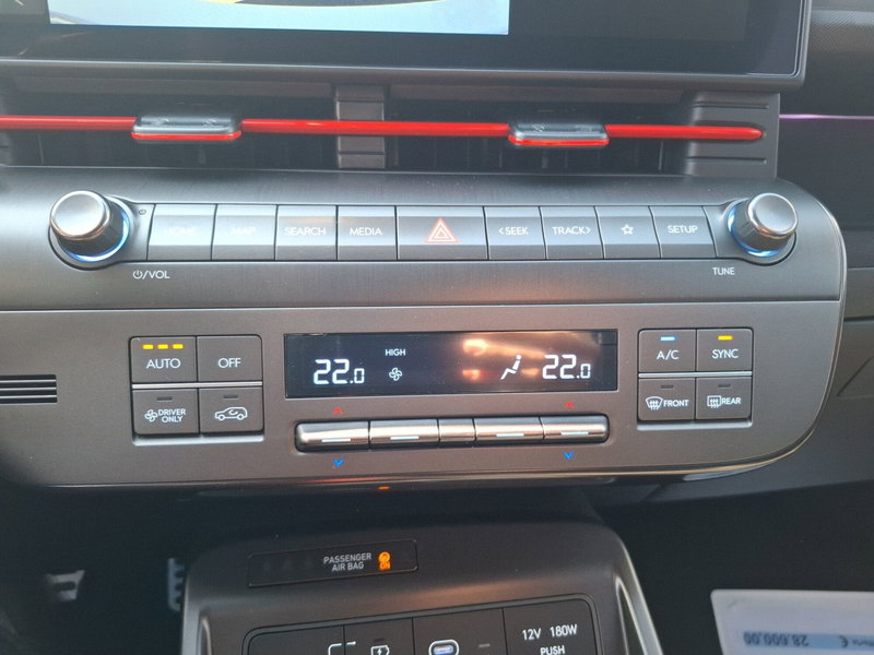 Hyundai Kona nuova a Latina (16)