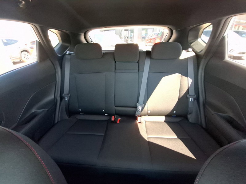 Hyundai Kona nuova a Latina (17)