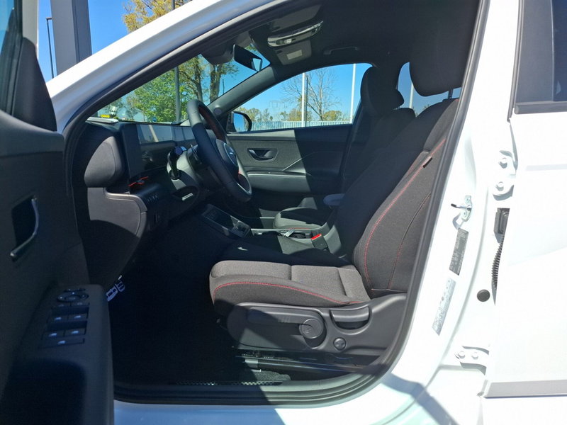 Hyundai Kona nuova a Latina (18)