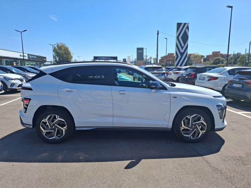 Hyundai Kona nuova a Latina (8)