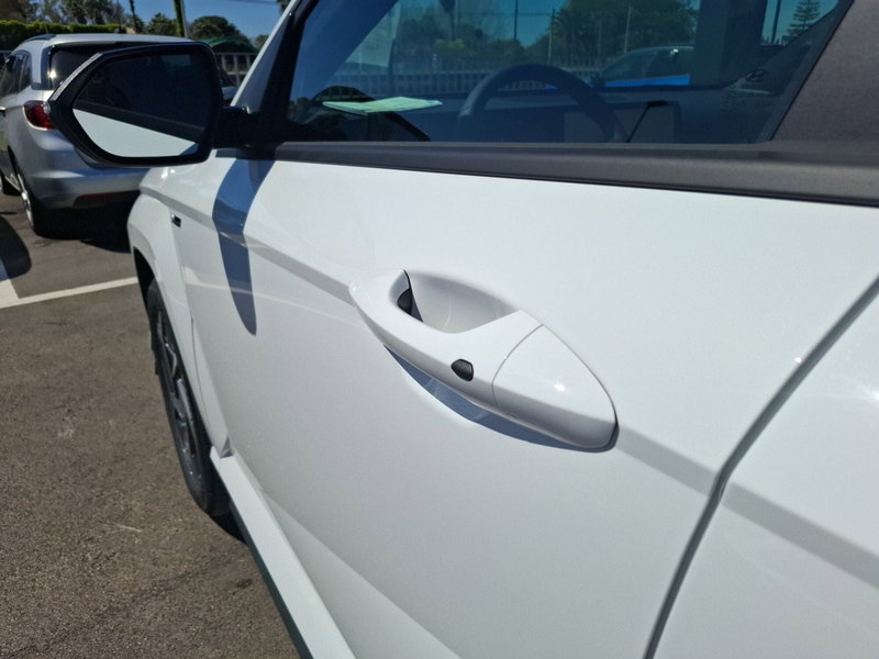 Hyundai Kona nuova a Latina (9)