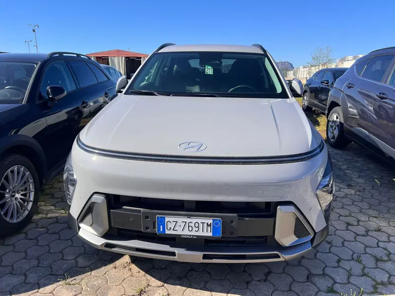 Hyundai Kona nuova a Reggio Calabria (3)
