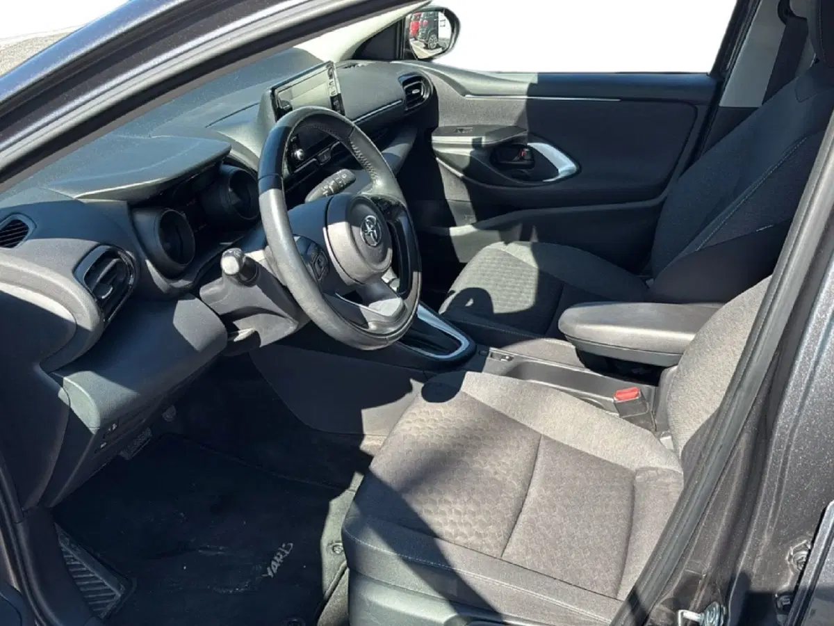 Toyota Yaris usata a La Spezia (12)
