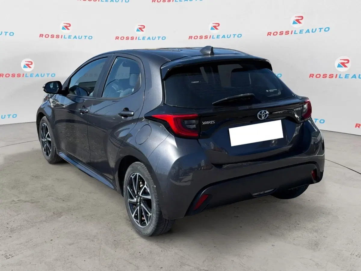 Toyota Yaris usata a La Spezia (8)