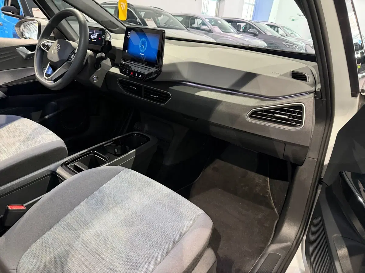 Volkswagen ID.3 usata a Genova (11)