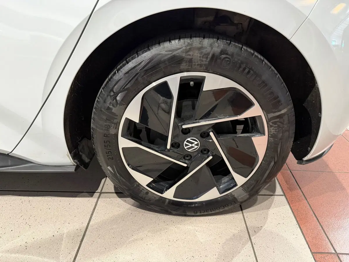 Volkswagen ID.3 usata a Genova (13)