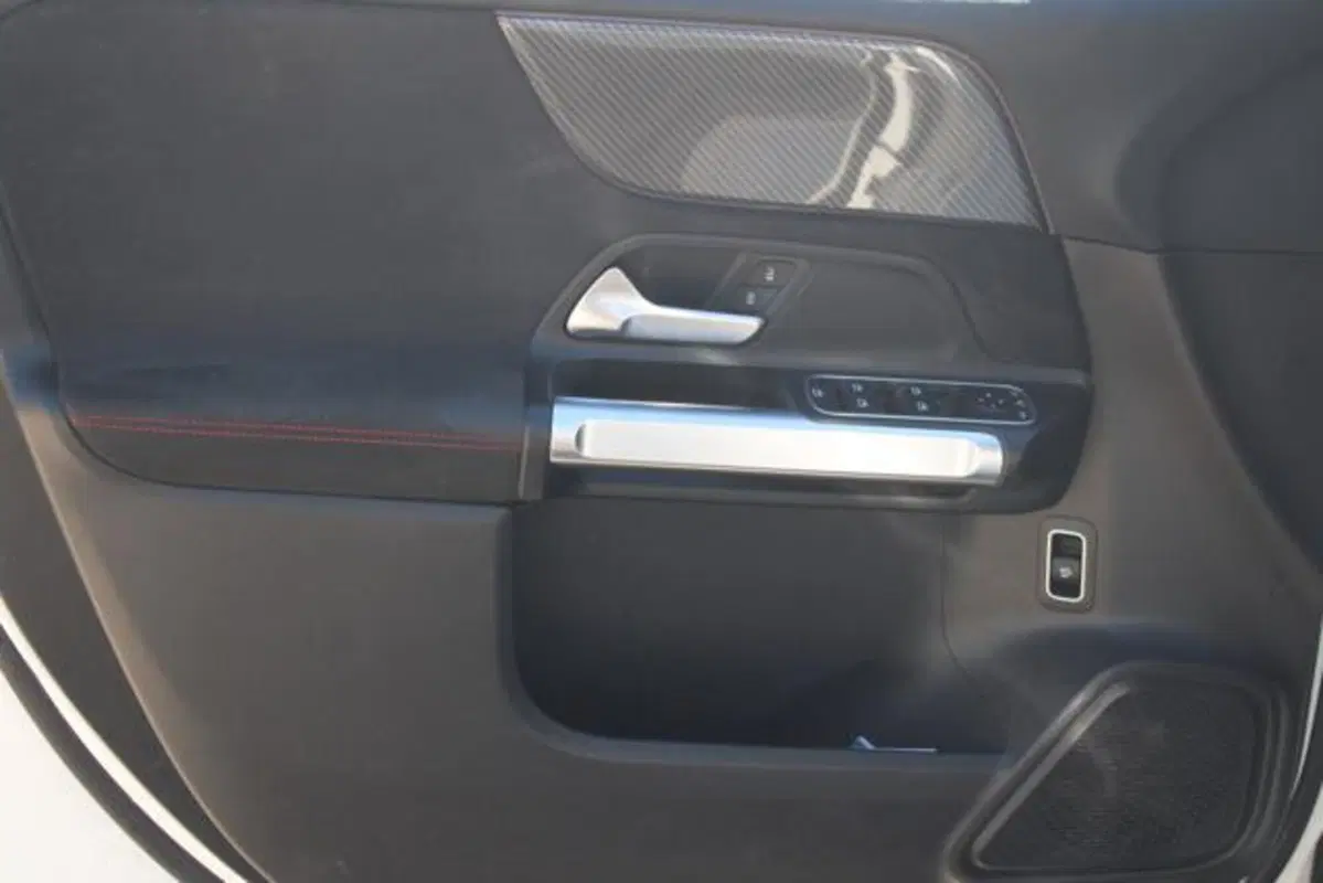 Mercedes-Benz GLB usata a Lecce (9)