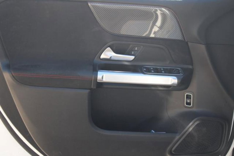 Mercedes-Benz GLB usata a Lecce (9)