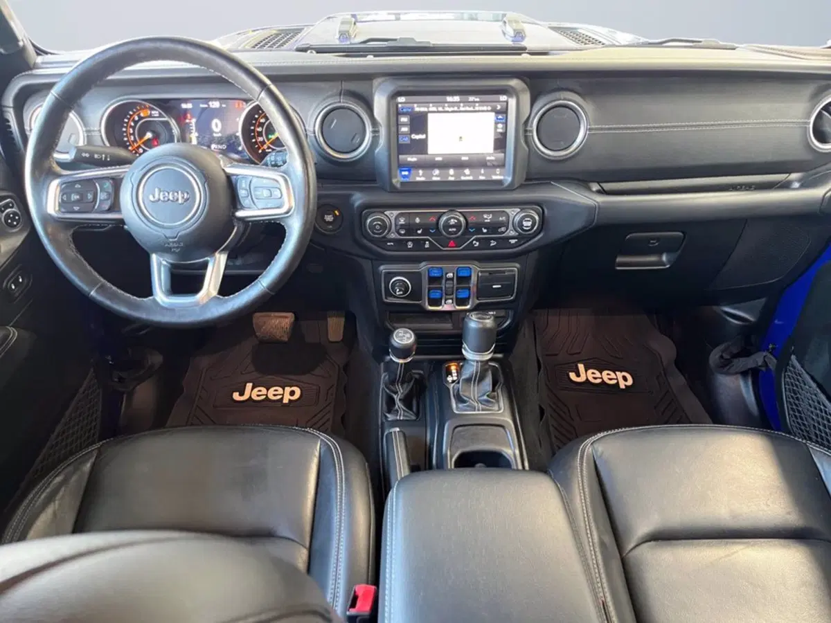 Jeep Wrangler Unlimited usata a Milano (11)