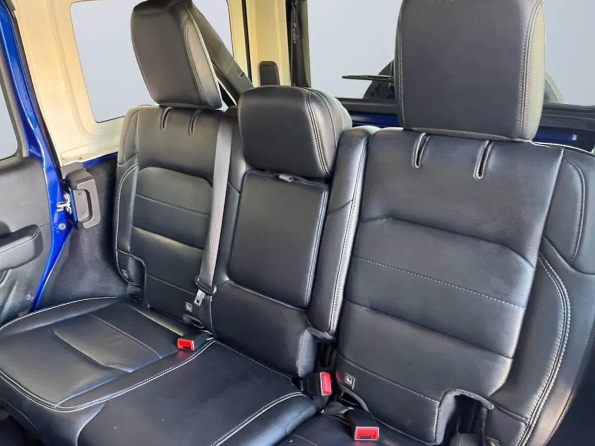 Jeep Wrangler Unlimited usata a Milano (12)