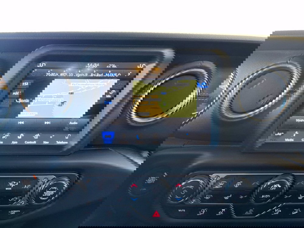 Jeep Wrangler Unlimited usata a Milano (14)