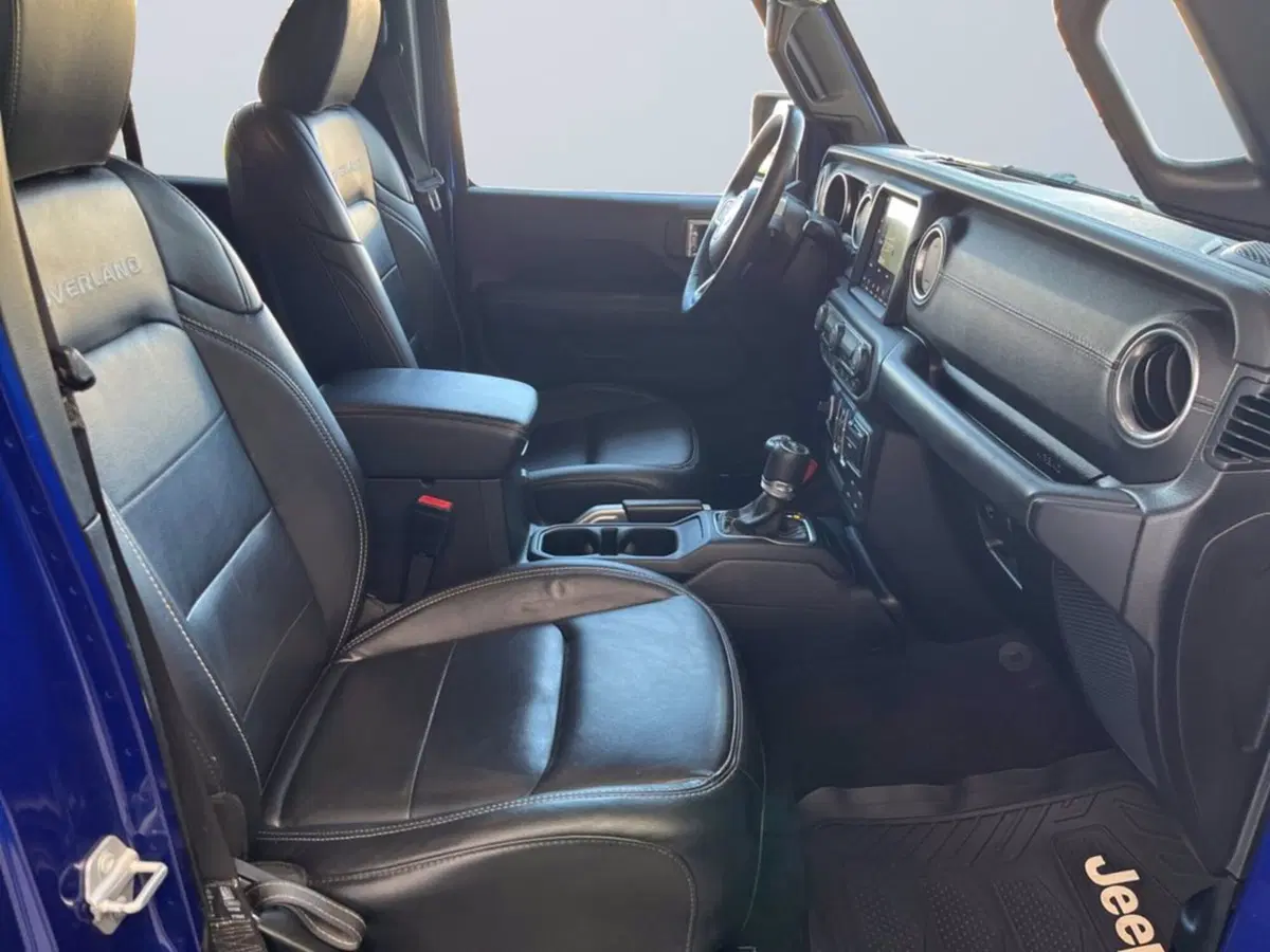 Jeep Wrangler Unlimited usata a Milano (15)