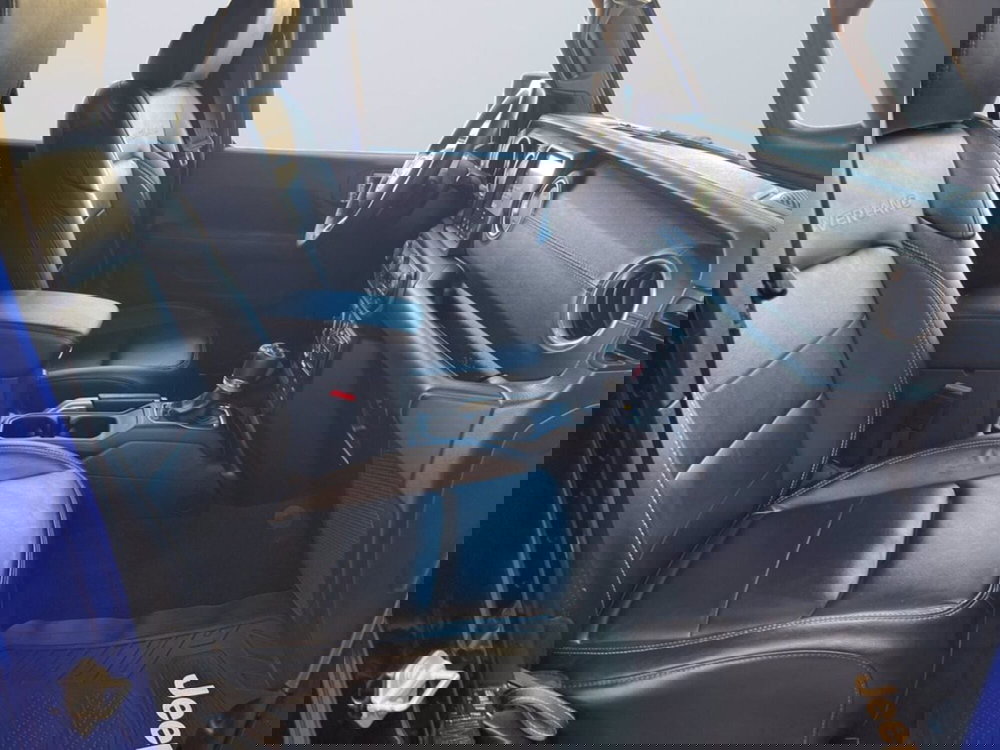 Jeep Wrangler Unlimited usata a Milano (15)