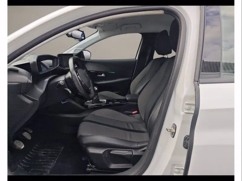 Peugeot 208 usata a Catania (9)